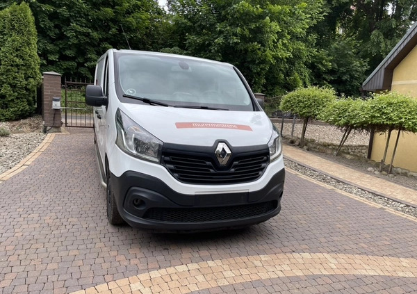 Renault Trafic cena 36000 przebieg: 186000, rok produkcji 2015 z Czarne małe 562